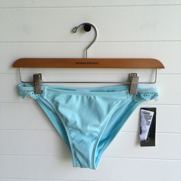 [California Waves] NEW Lace Crochet Light Blue NWT - Picture 3 of 8